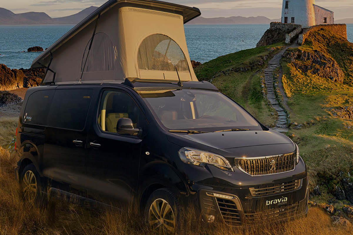 Schwarz auf weiß – Camping ist bunt