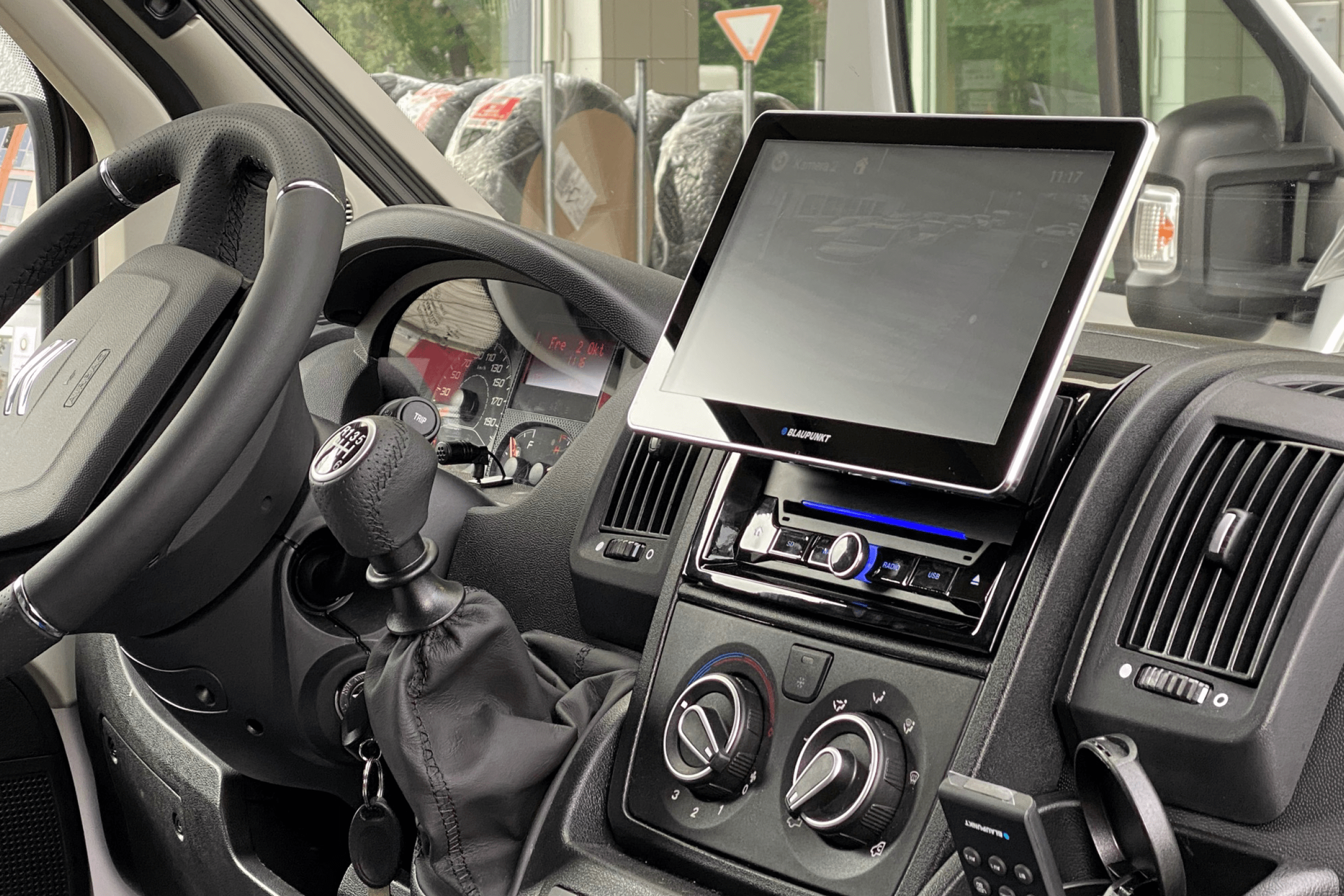 Naviceiver mit Kameras